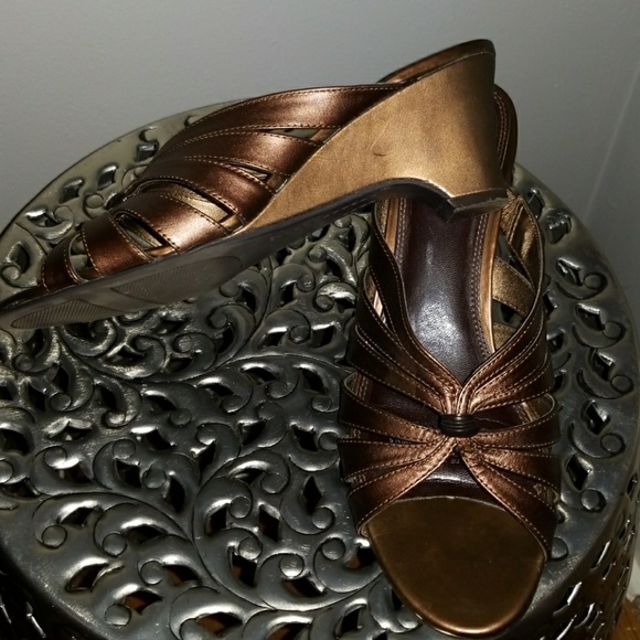 Sandals - Picture 2 of 3